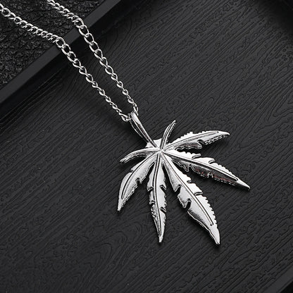 1Pcs Fashion Maple Leaf Necklace Titanium Steel Hemp Leaf Pendant Glittery Charm Chain Gift Jewelry Hip Hop Jewelry Accessories